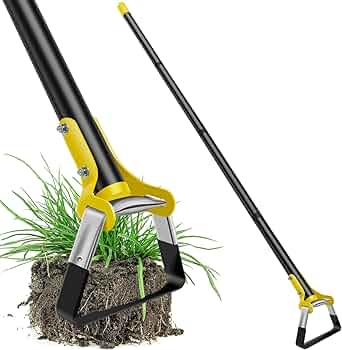 houe de jardin sur fond blanc souleve un pouce sous terre