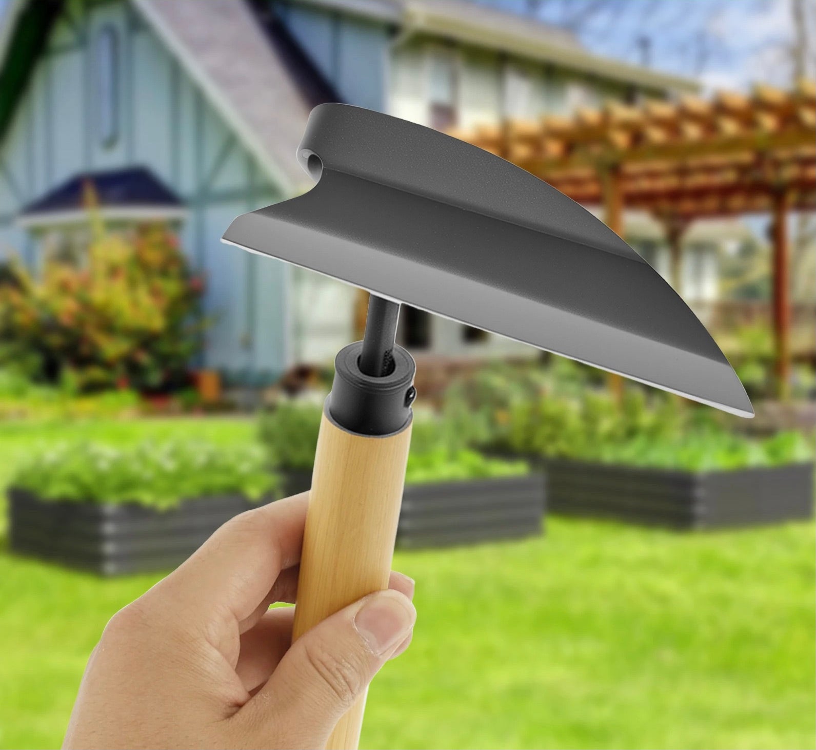 outils de jardinage binette gros plan lame arriere image jardin sureleve pergola