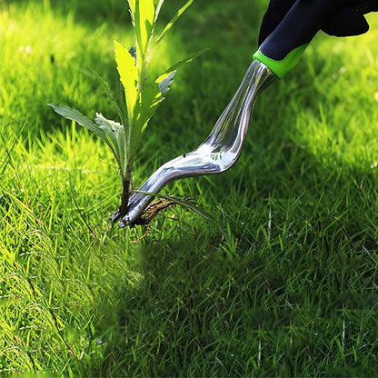 personne qui jardine et utilise le Desherbeur