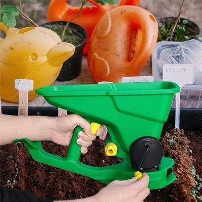 semoir manuel pour petite graine vus gros plan pour bouton de vitesse