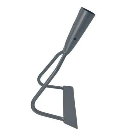 une houe de jardinage tete sur fond blanc